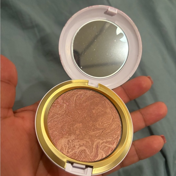Iridescent Powder New & Limited Edition!  MAC - Picture 2 of 3